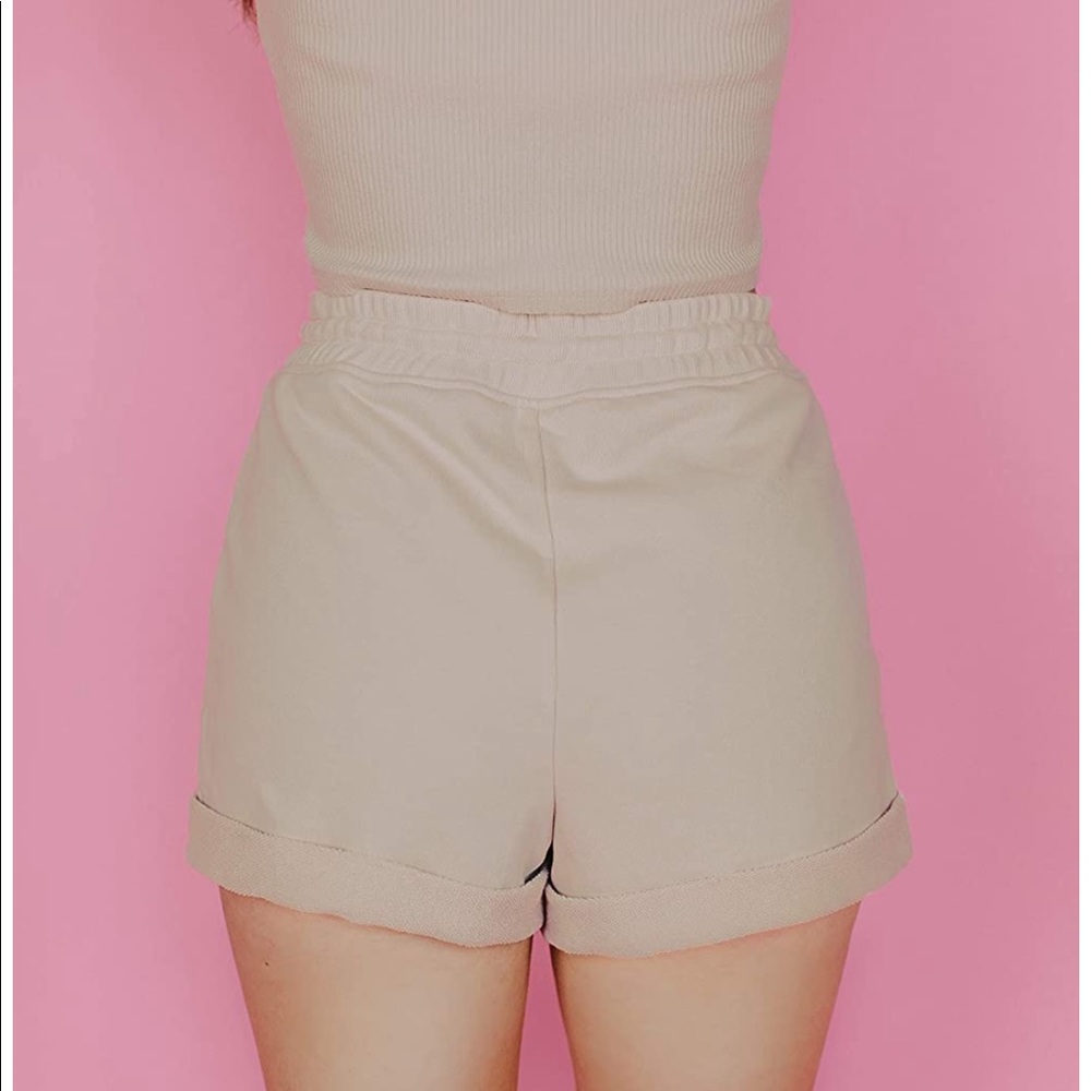 Rose High Rise Cuff Short - Picture 3 of 4